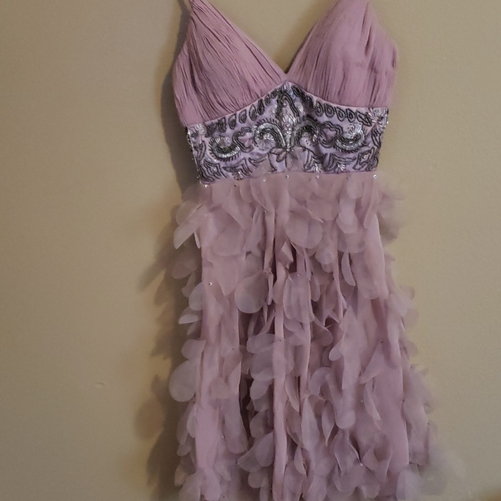 Women's dress - Picture 2 of 5